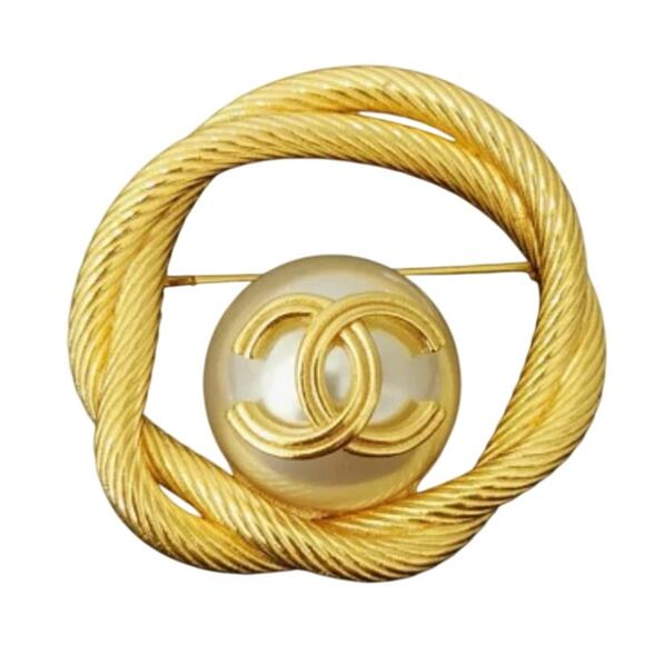Chanel Gold Twist Wreath Brooch with Pearl CC Autumn/Pre-Fall 2023 (CCXX010) - Picture 1 of 4